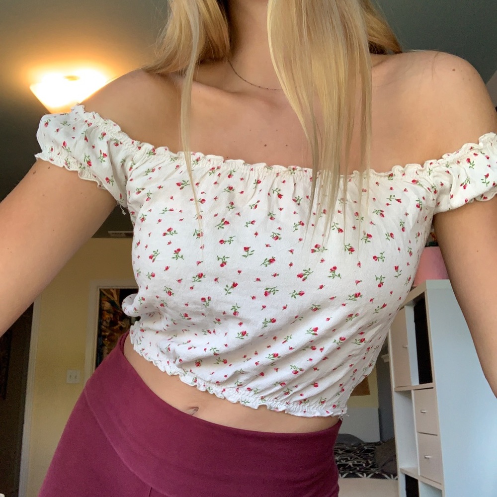 Brandy Melville floral off the shoulder top